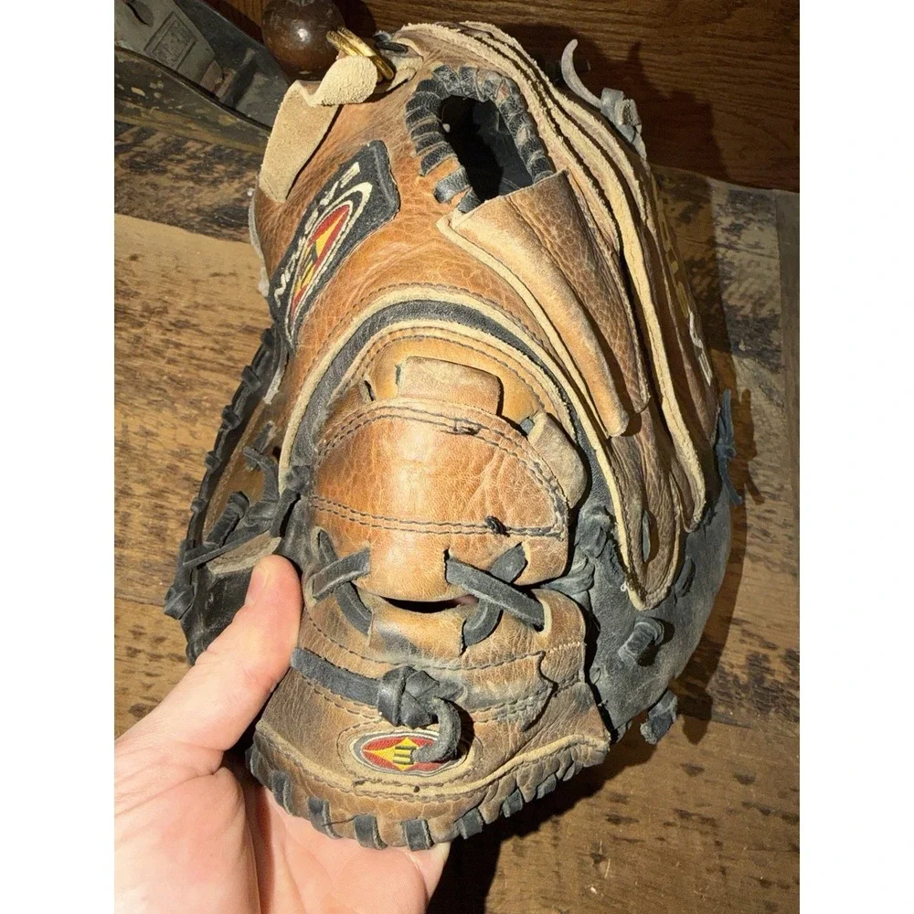 Easton Baseball Catchers Mitt Glove NAT22 Natural Series Right Hand Throw‎ RHT